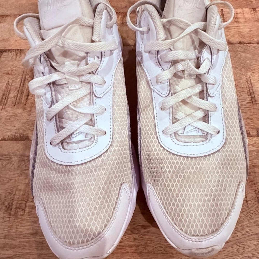 Nike RYZ 365 2 tan and white - Picture 5 of 5